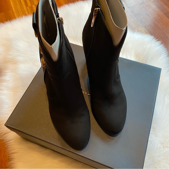 Tommy Hilfiger “Domain 3” Boots - Picture 9 of 13